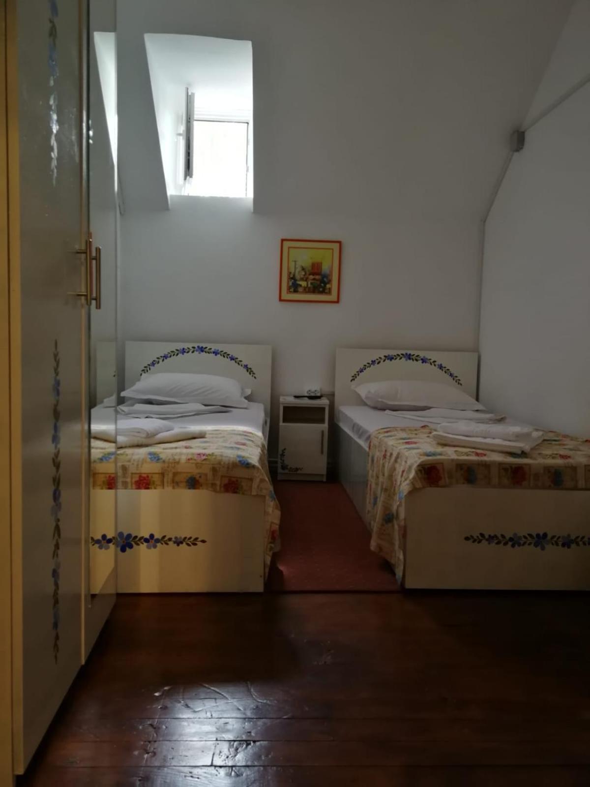 Pensiunea Geostar 2 Curtea de Argeş Εξωτερικό φωτογραφία